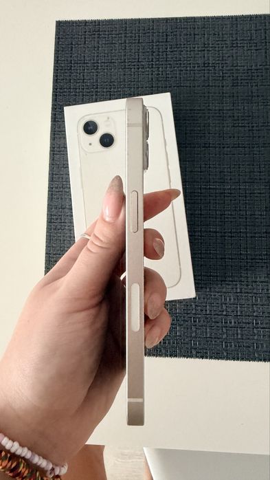 iPhone 13 256 gb. Белый