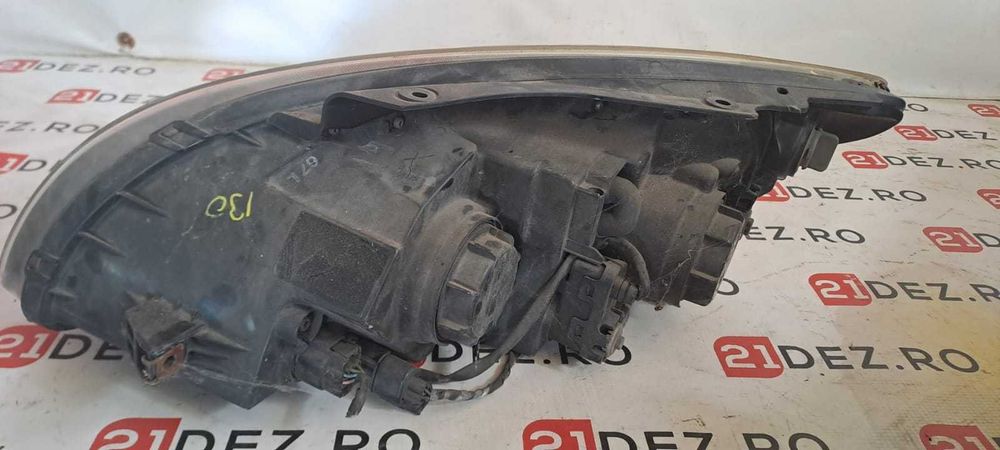 Far dreapta Hyundai i30 cu lupa fara xenon Halogen