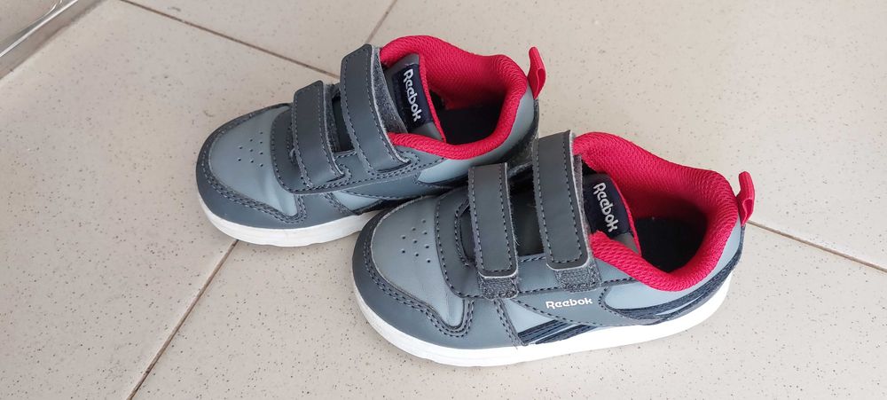 Маратонки Reebok номер 22,5