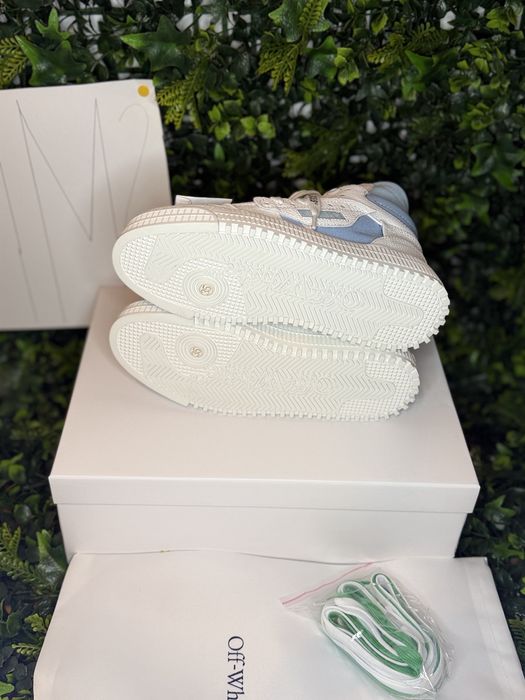 Adidasi/Sneakers off white blue and white off court 3.0