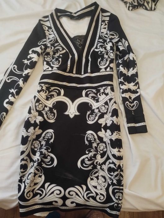 Рокля Laleto размер М отговаря на S