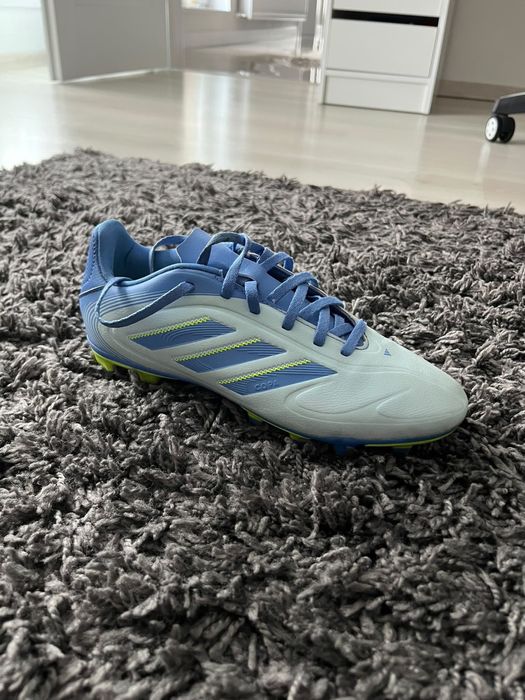 Papuci adidas fotbal crapoane