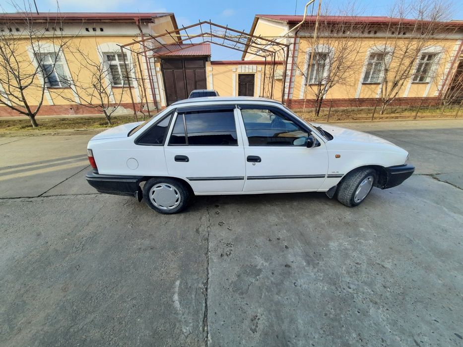 Nixea 1 3600$
Yili 2002 yil
Yoqilgi benzn metan 100talik
Kraska 30%