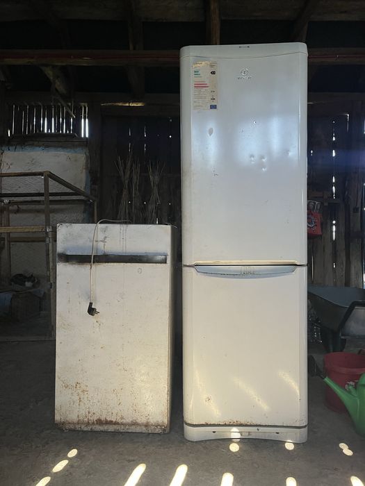 2 frigidere cu congelator
