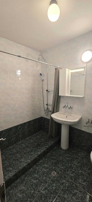 Дава се под наем Двустаен апартамент в София, Борово - 85 кв.м за 560 € - Снимка #1