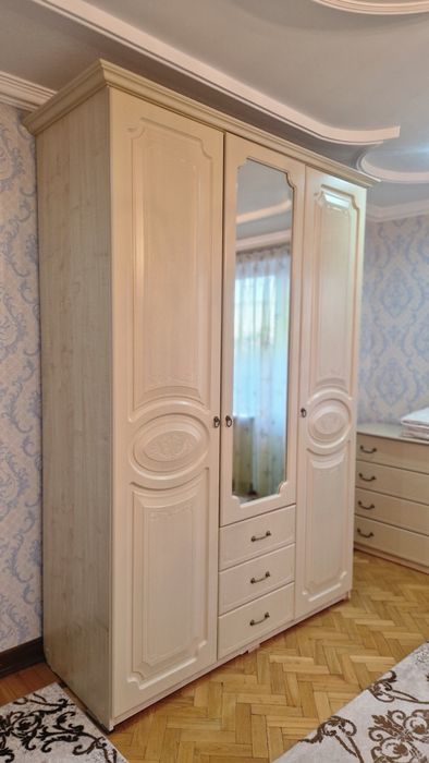Продам спальный гарнитур