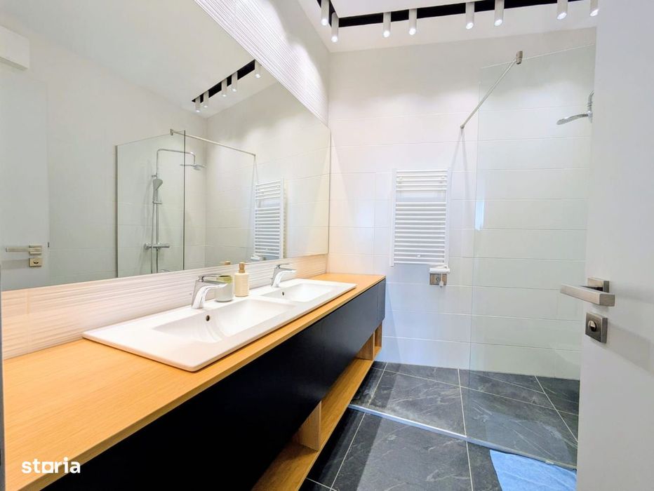 Penthouse - Zona centrala - 2 locuri de parcare - Boxa
