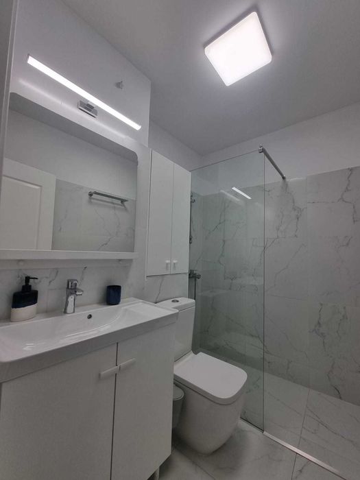Particular inchiriez ap 2 cam Unirii, metrou, RENOVAT, loc de parcare!