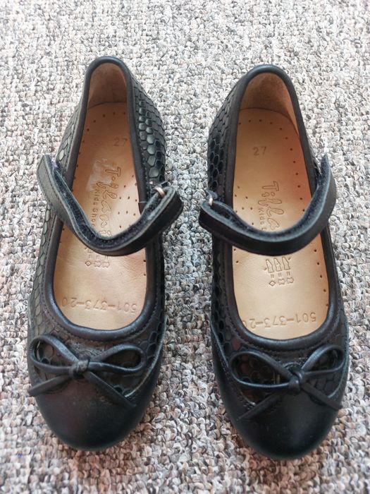 Продам новые туфли для девочек