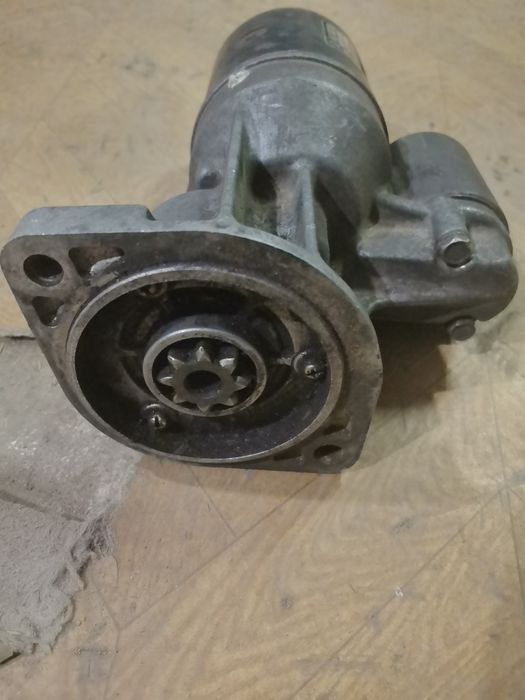 Ниссан Блюберд U11, стартер.