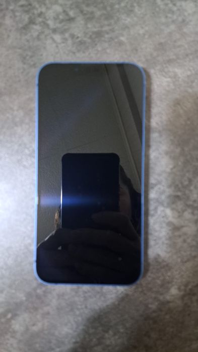 Продам Айфон 13 128гб