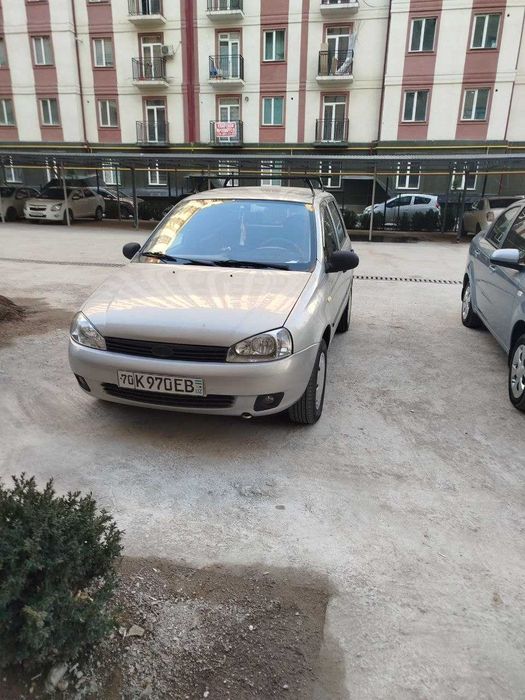 Лада калина сотилади