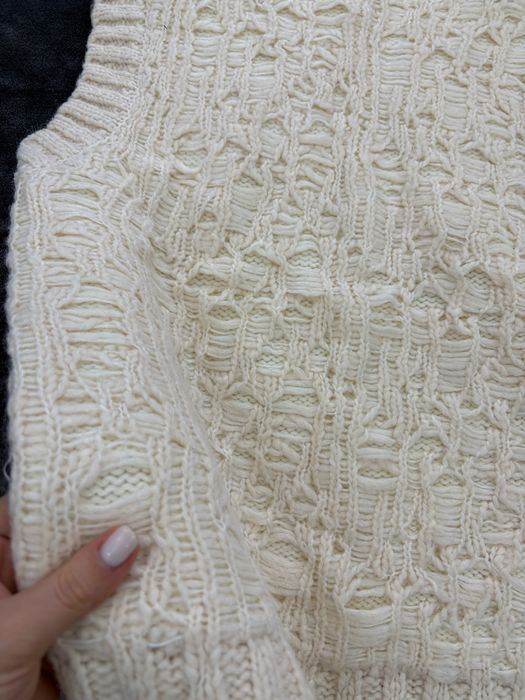 Пуловерче без ръкав екрю Zara