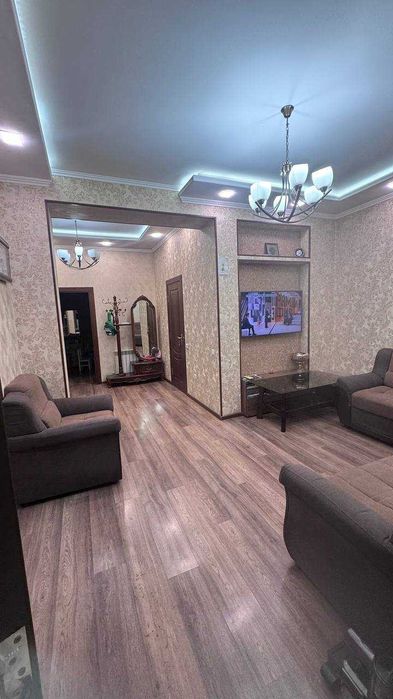 Участок в самом центре4.5 соток фасад15 Первая линия. Саракулька.