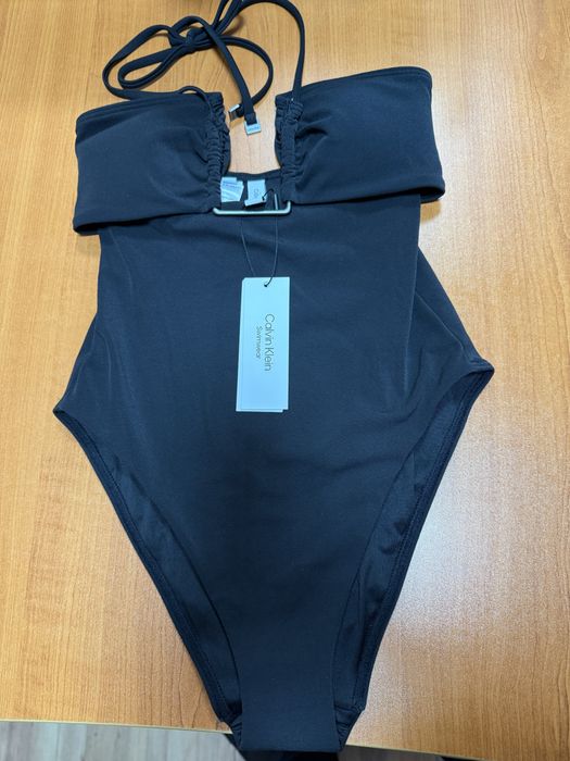 Нов цял бански Calvin Klein 50 % намален