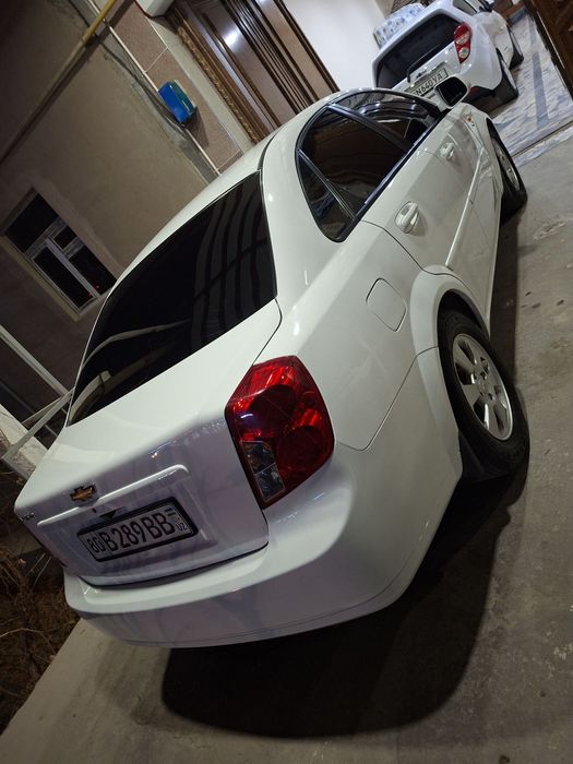 23 aftamat jentra sotiladi