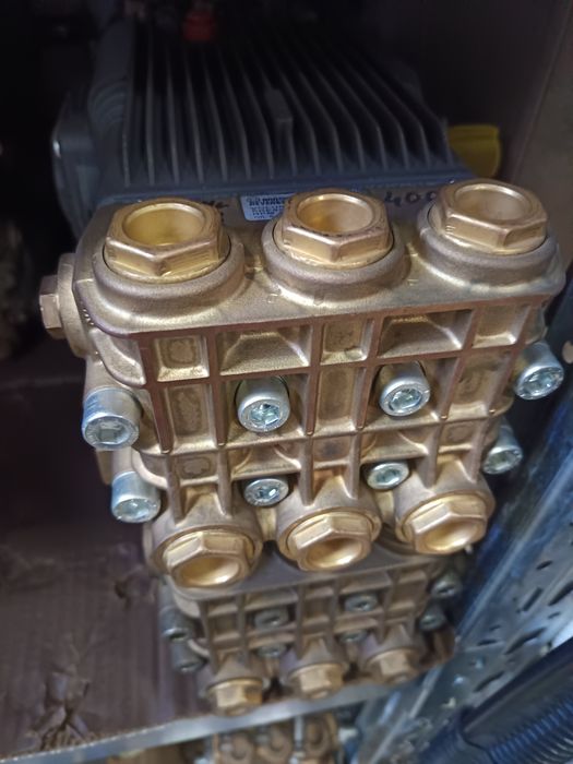 Помпа Interpump W2141 . 41 литра в минута