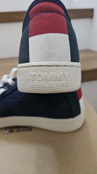 Vand tenesi Tommy Hilfiger 41
