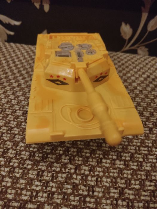 Скидка!Крутой подарок ребенку,танка, горит,стреляет,ездит без преград