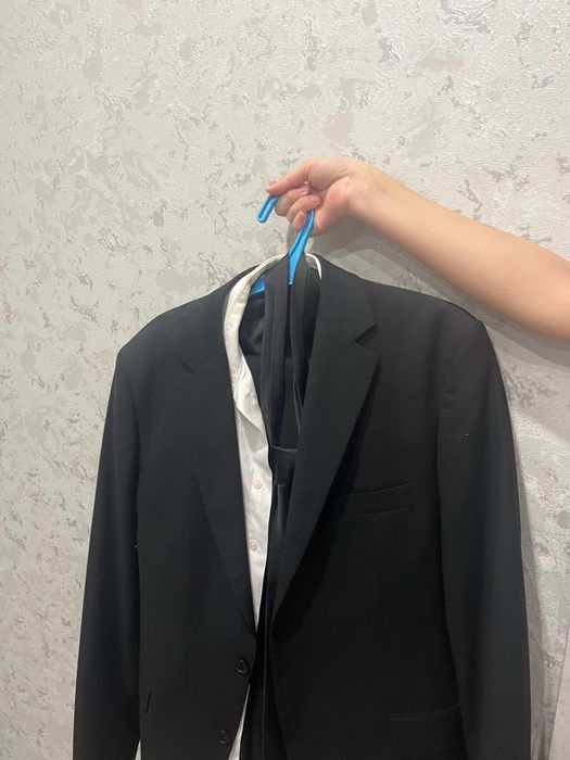 Мужской костюм классический черный