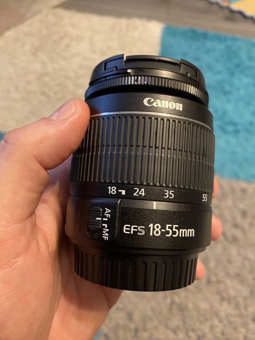 Canon EOS 1300D + obiectiv EF-S 18–55mm IS