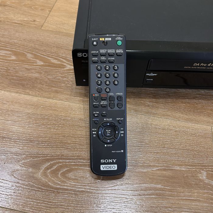 Видеомагнитофон SONY SLV-E570EE