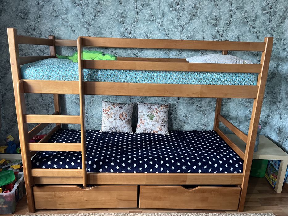 Двухярусная кровать