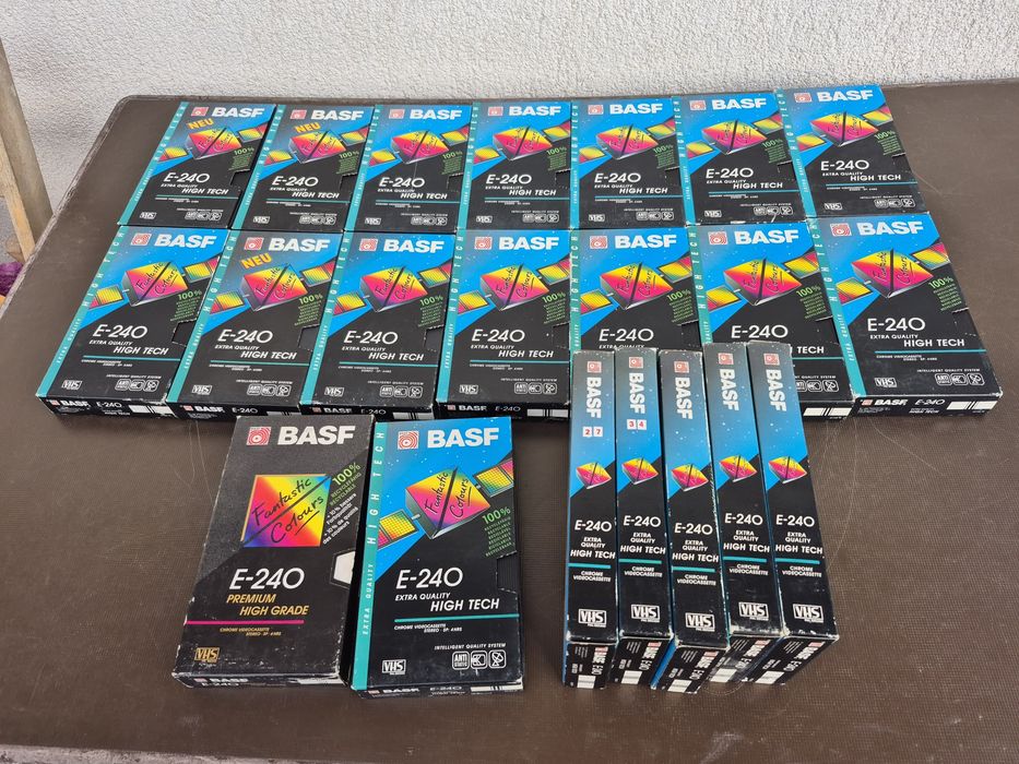 Vând 20 casete video VHS Basf de 240 minute cu filme diferite