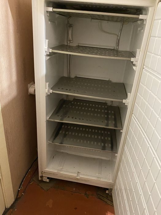 Продам морозильный холодильник