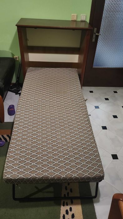 Падащо легло-шкаф