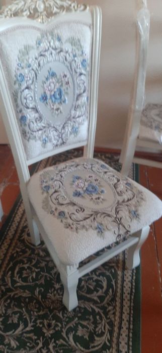 Продается стол стулья 12 стульев