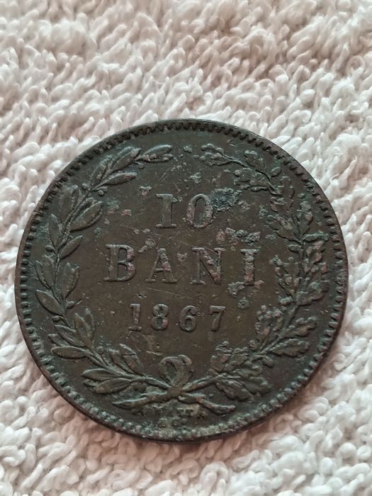 Vând bancnote și monede emise în diverse perioade de timp