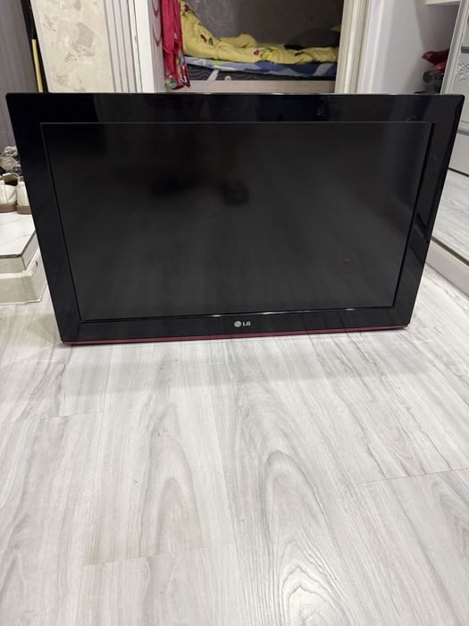 Продам телевизор LG
