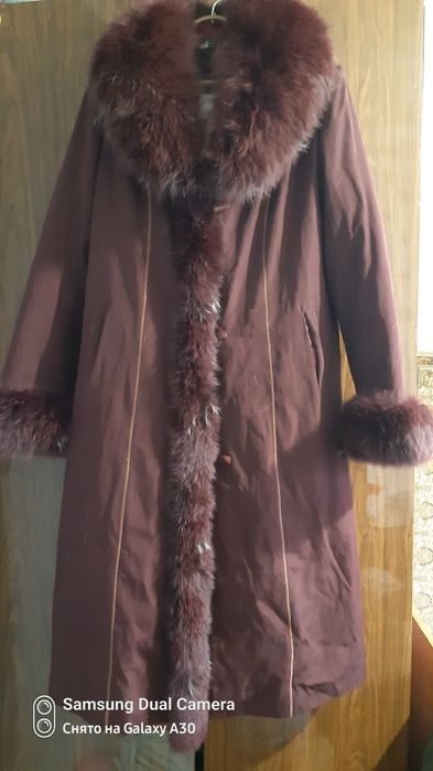Продам пальто зимнее с мехом