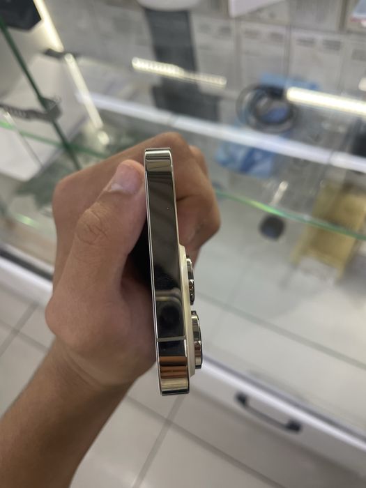 Iphone 14 Pro , Gold