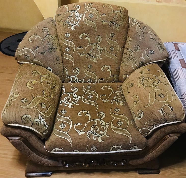 Продам диван и 2 кресла