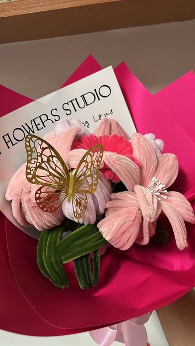 Buchete de flori din sarma plusata