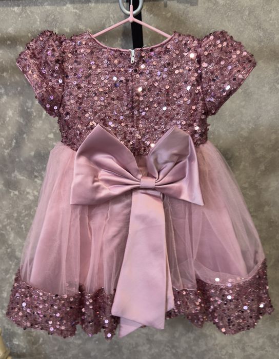 Продам платья размер 80