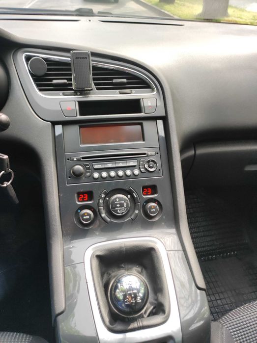 Peugeot 5008 1,6 HDI 7места,Регистриран,Панорама