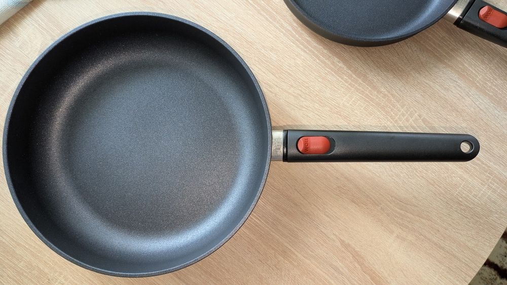 Тигани Еко Лайт с капаци и модуларни дръжки