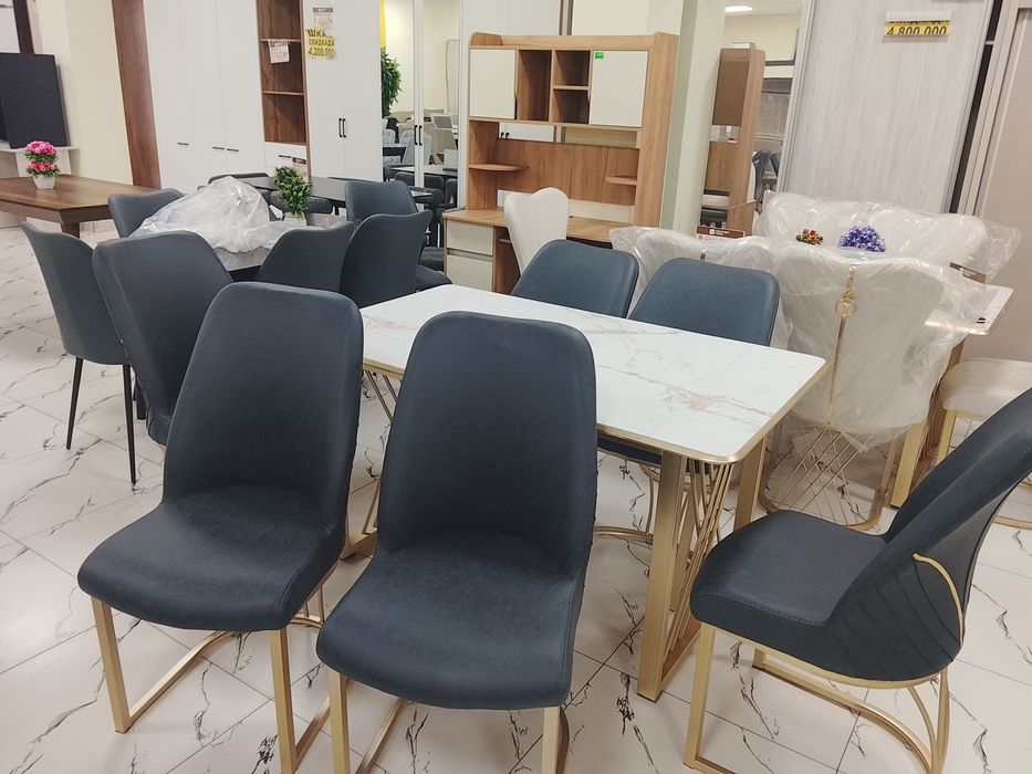 Обеденный стол и стулья по акции