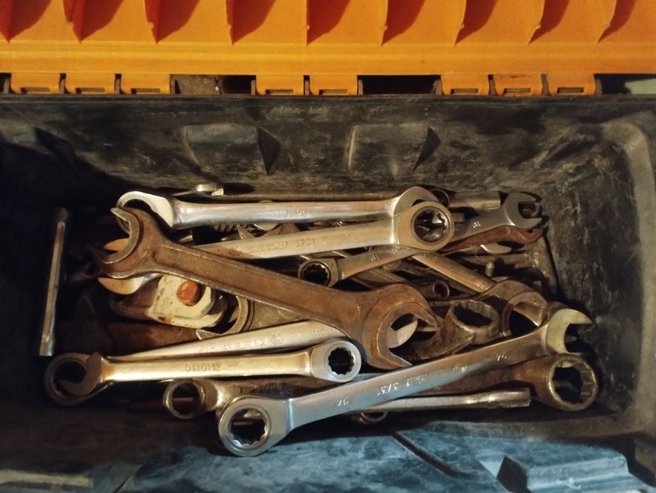 Инструменты ключи разводные, клещи