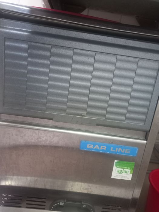 Masina de gheață cuburi