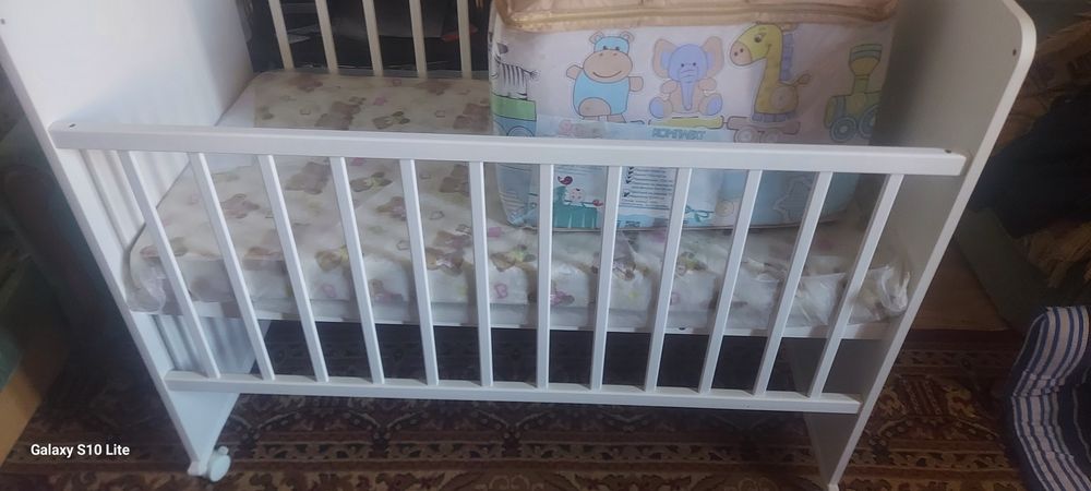 Продам детскую кроватку , новая