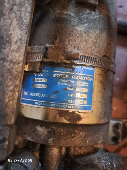 Vând unitate hidraulică 24V, 1.5 kW, 11 L – calitate superioară, aproa