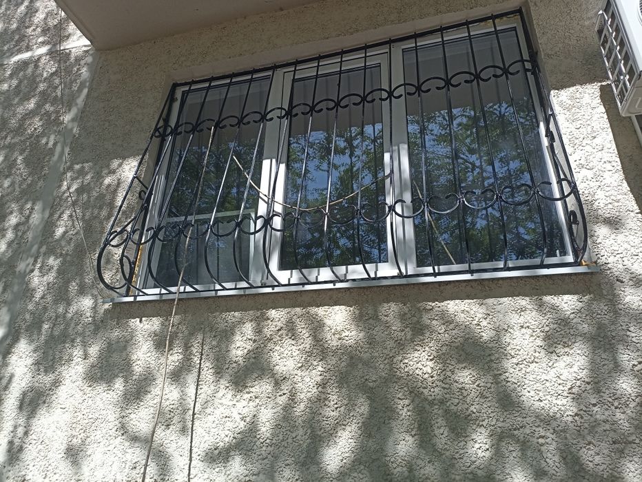 Решётки на окна металлические