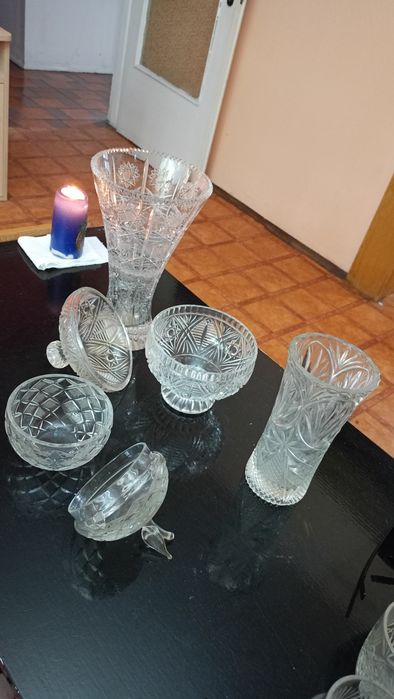 Кристална ваза и купи