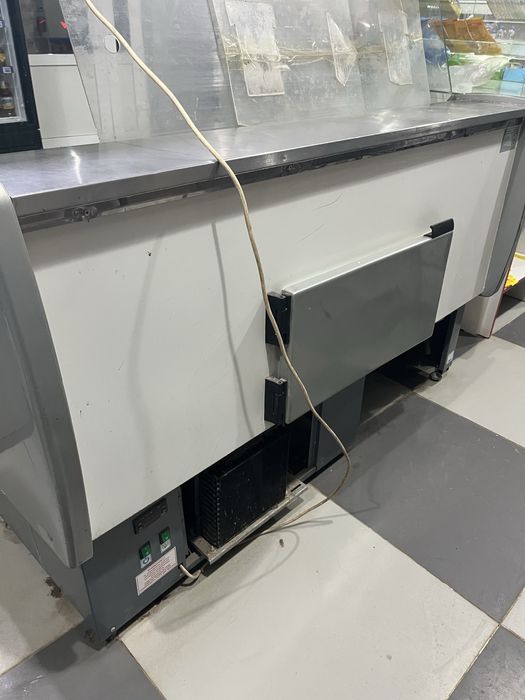 Срочно продается холодильная витрина