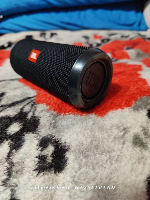 Vând JBL flip 3 perfect functională