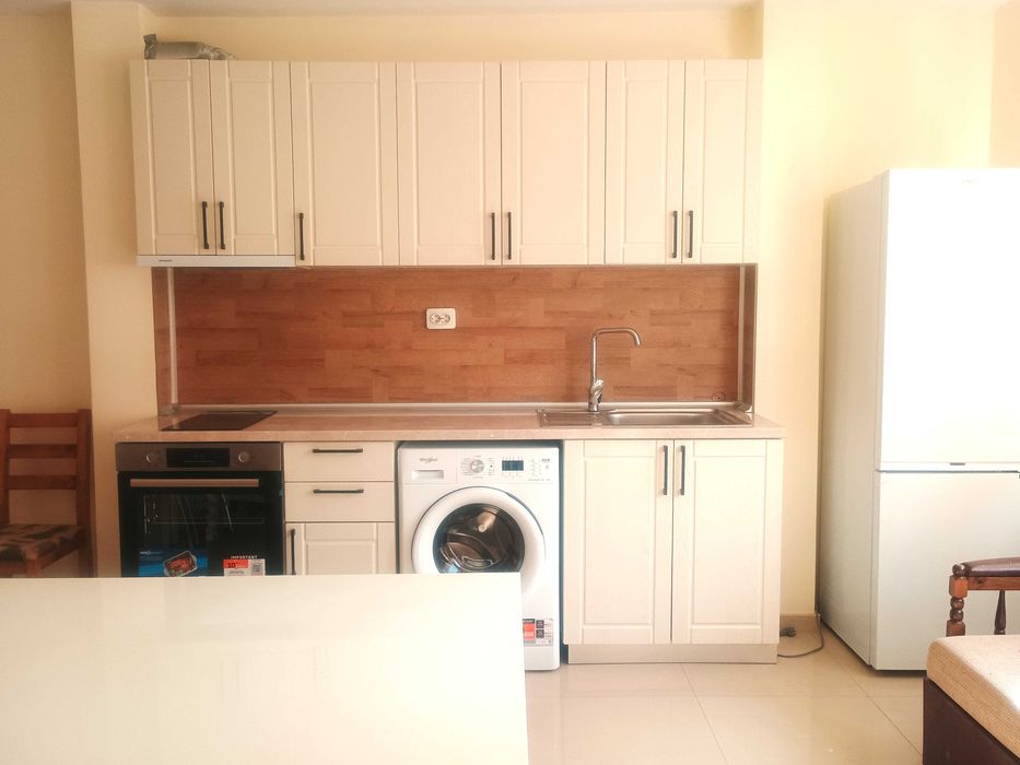 Дава се под наем Двустаен апартамент в Несебър - 65 кв.м за 407.49 € - Снимка #1